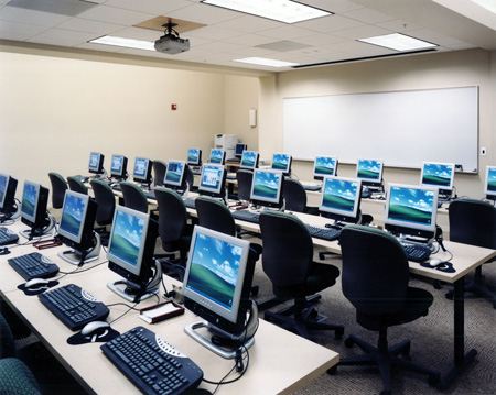 Sala de computadores Computerroom