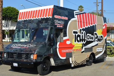 Tail o’ the Pup food truck, 2016